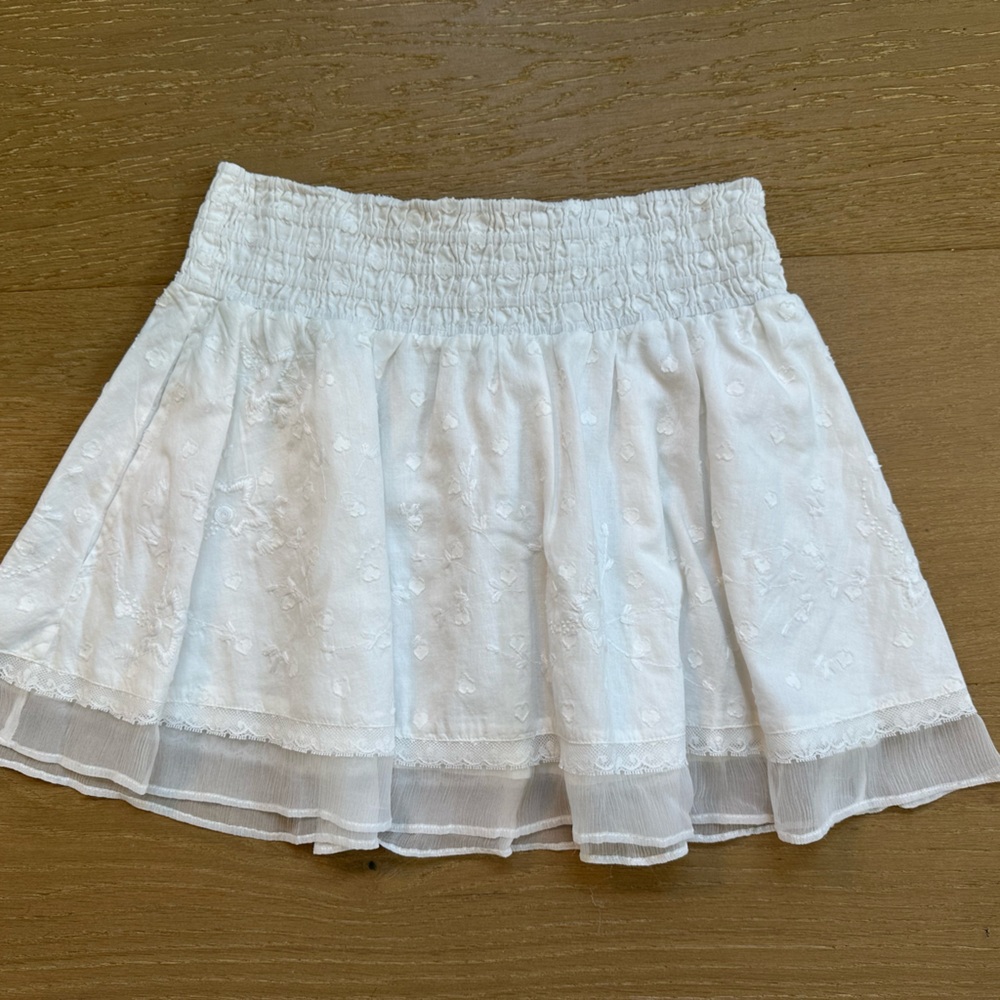 LoveShackFancy NWOT XS white embroidered miniskirt